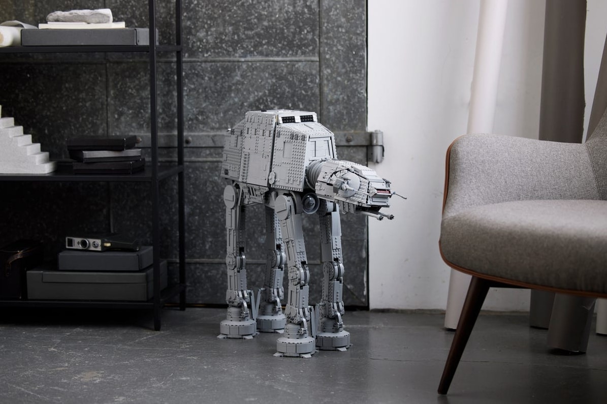 Star Wars LEGO AT-AT UCS Set