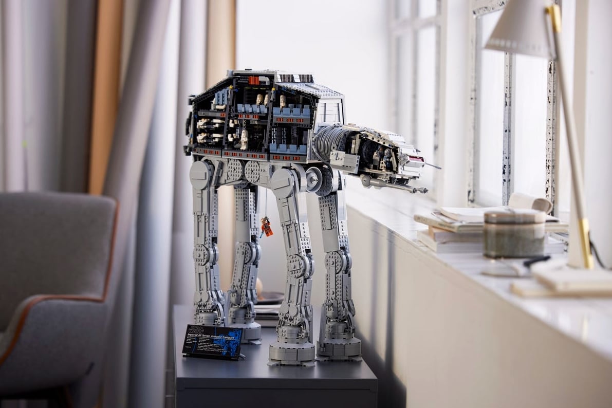 Star Wars LEGO AT-AT UCS Set