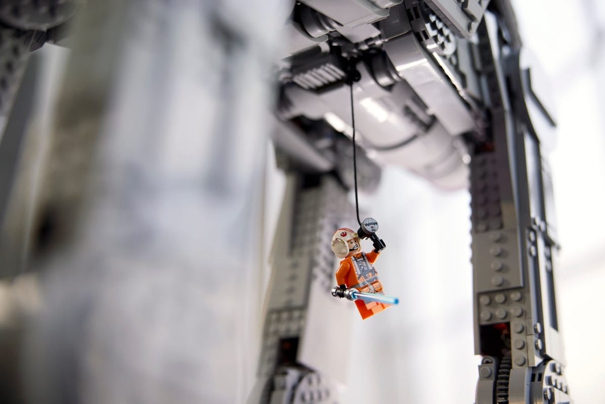 Star Wars LEGO AT-AT UCS Set