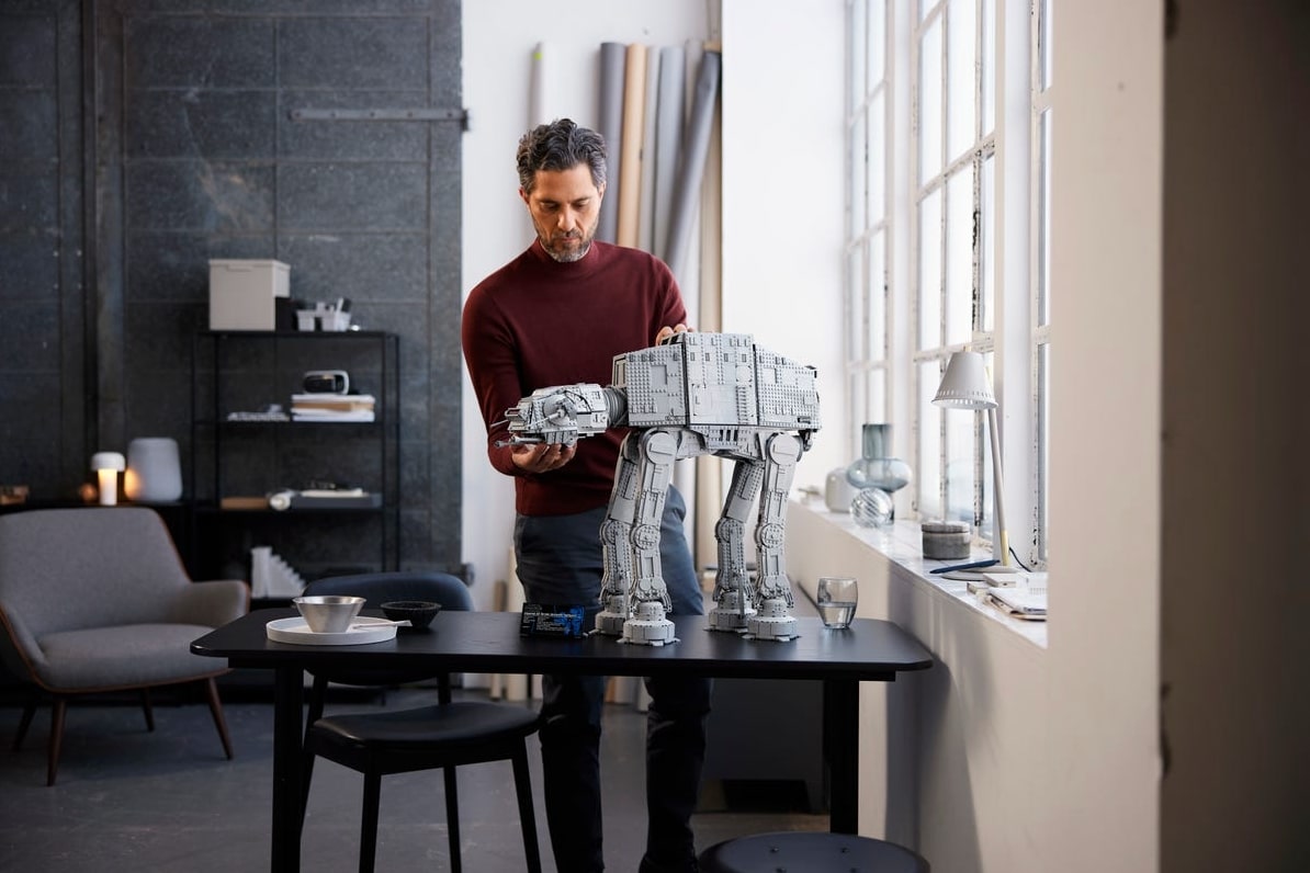 Star Wars LEGO AT-AT UCS Set