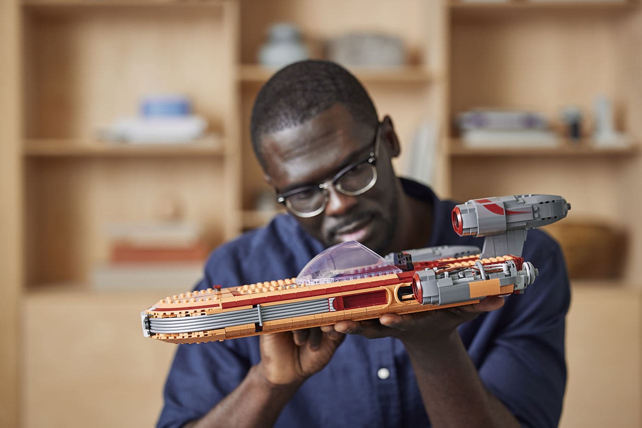 lego-star-wars-landspeeder-build