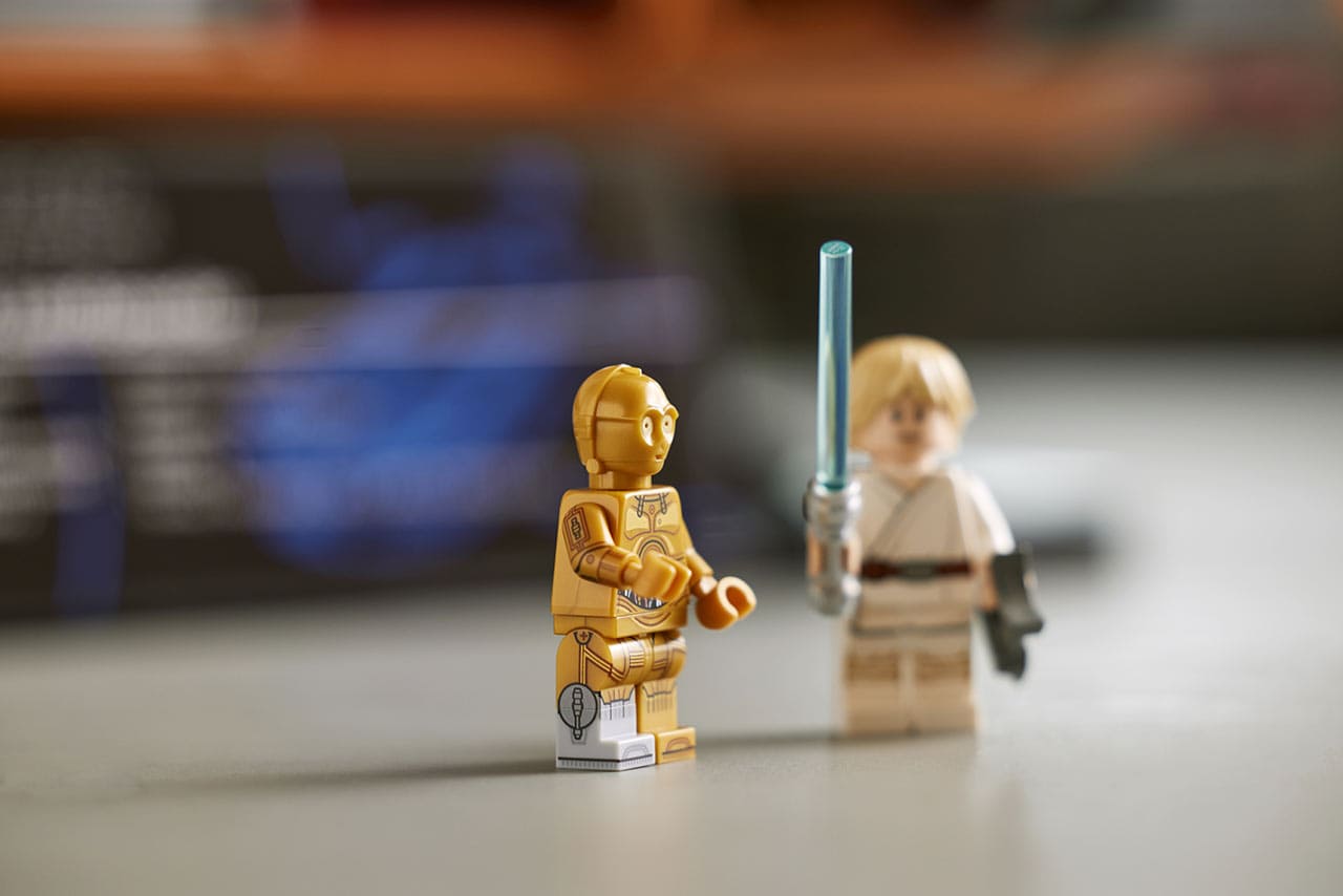lego-star-wars-landspeeder-minifigures