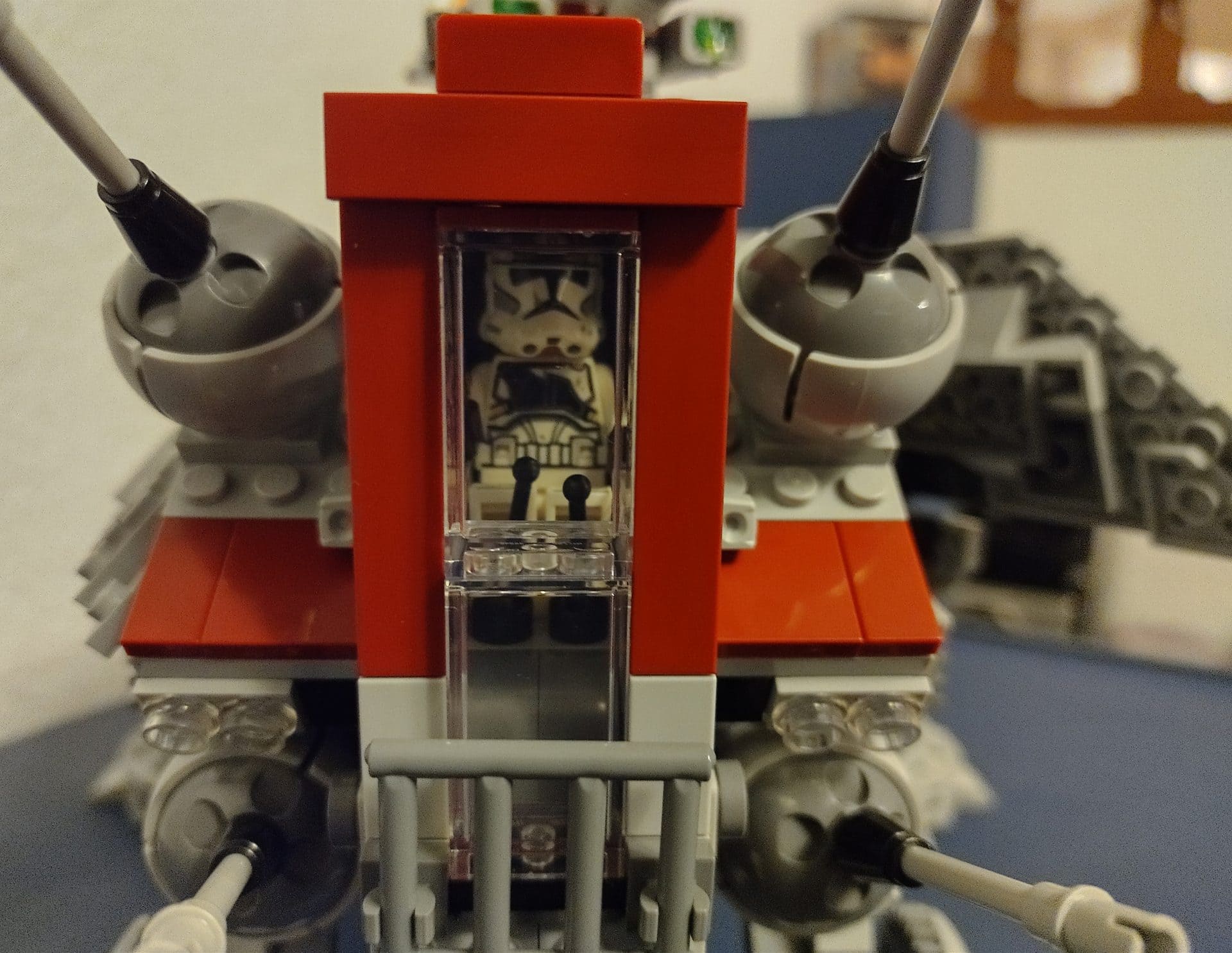 LEGO Star Wars AT-TE - the cockpit