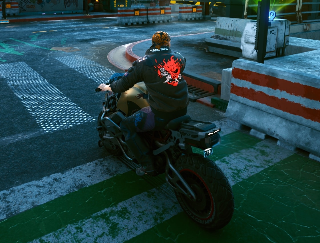 V driving a motorcicle in Cyberpunk 2077 with 3rd person camera view