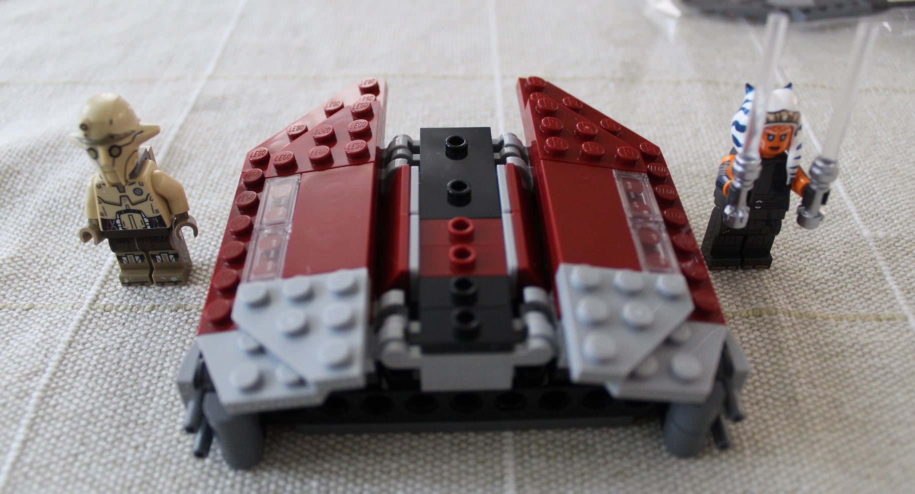 Star Wars LEGO Ahsoka Shuttle T-6 Review - Shuttle step 2