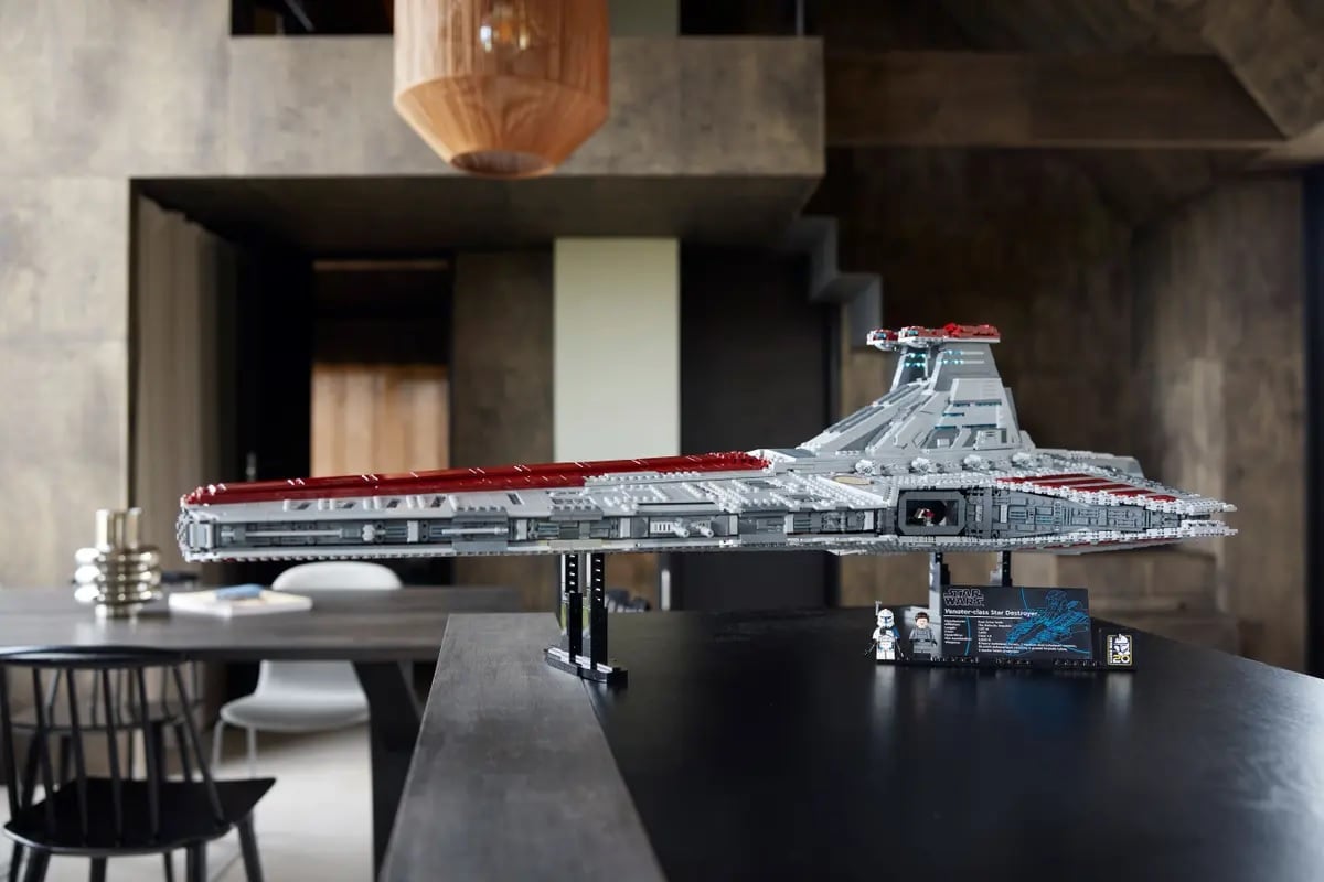UCS Venator-Class Republic Attack Cruiser Preview