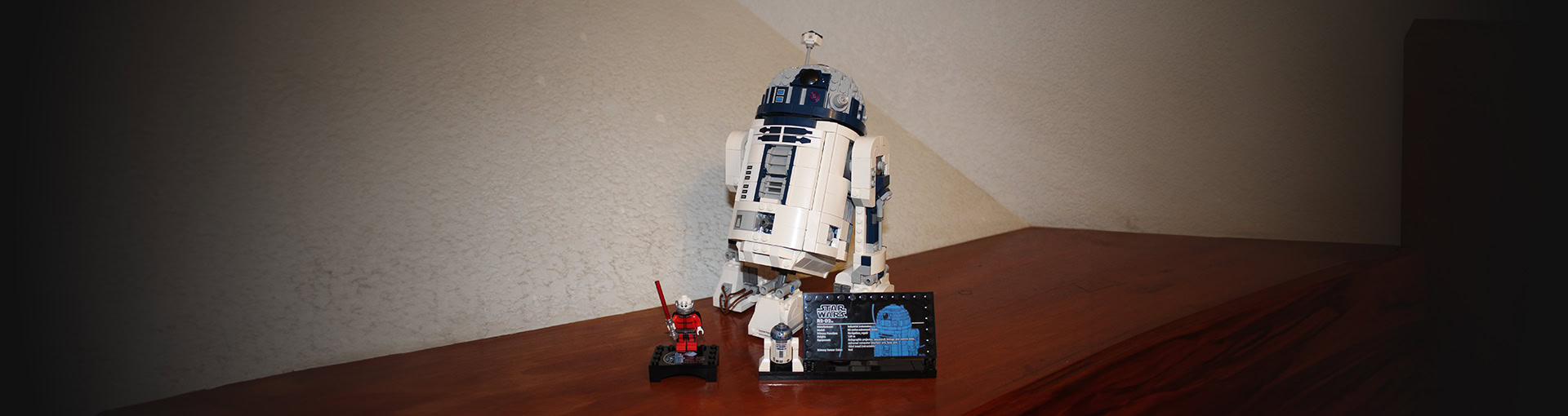 LEGO R2-D2 Star Wars 25th Anniversary Review Featured Image
