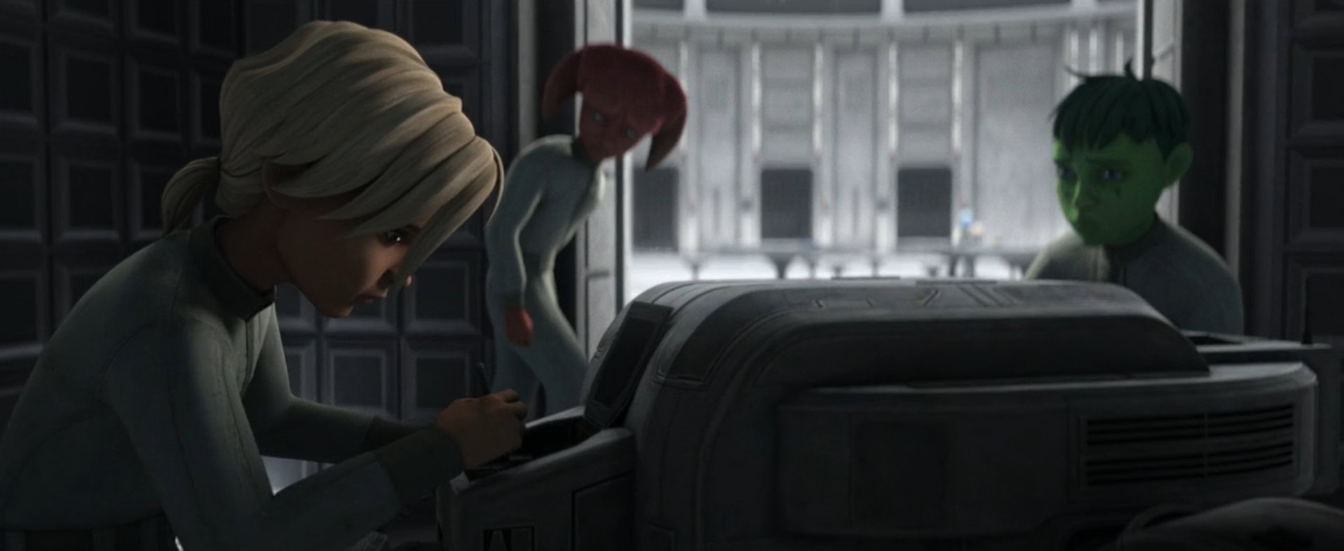 Omega hacks the droid in the season 3 Finale episode of The Bad Batch