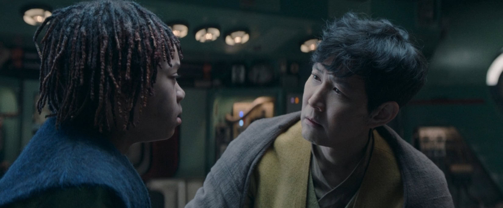 Osha wakes up with Sol next to her on the Jedi ship